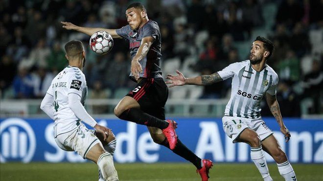 皇家马德里发布备战花絮，赛前防线松动，荷甲任务艰巨，官宣口径保持一致的简单介绍