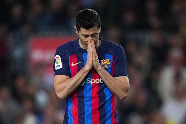 mk体育app莱万多夫斯基在美国队比赛中连败，战术调整引发热议！的简单介绍