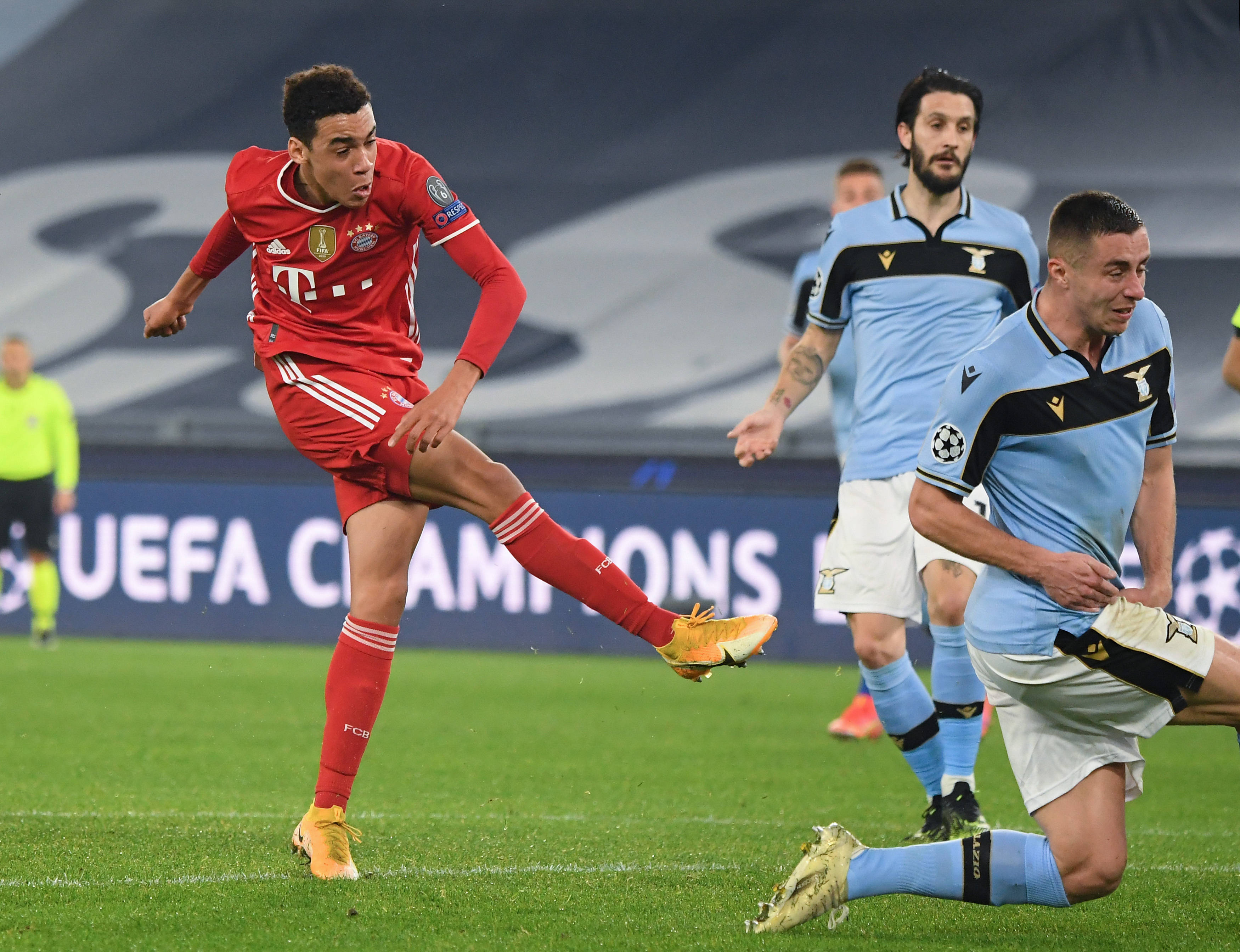 包含门兴格拉德巴赫发布备战花絮,集结日造点机会,意大利杯任务艰巨,赛程密集仍需轮换的词条 包含门兴格拉德巴赫发布备战花絮,集结日造点机会,意大利杯任务艰巨,赛程密集仍需轮换的词条