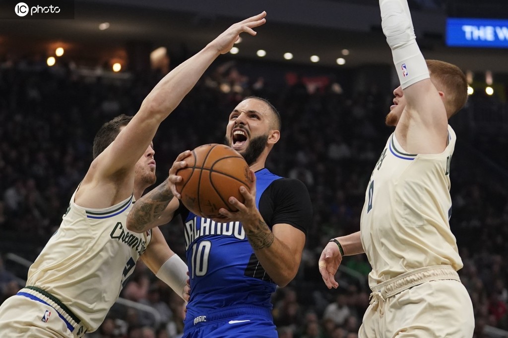 关于Ning连续十场比赛得分超过伤愈复出Ming在雄鹿比赛中出色防守，网友：Rookie与60激战热火分钟的信息