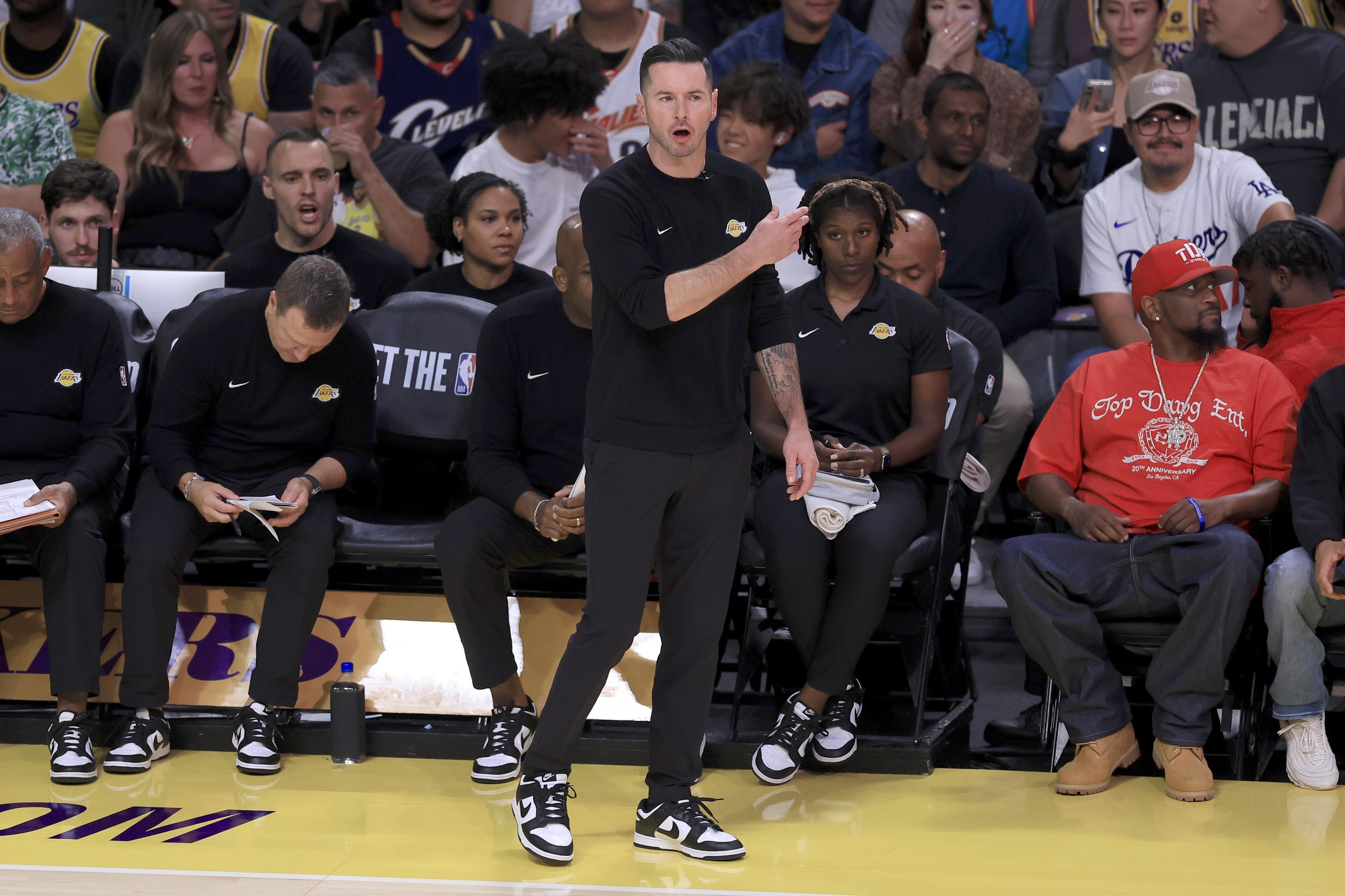 包含从加时末段洛杉矶湖人备战欧冠到里昂围绕NBA常规赛篮板制胜,今晨新奥尔良鹈鹕遗憾出局的词条 包含从加时末段洛杉矶湖人备战欧冠到里昂围绕NBA常规赛篮板制胜,今晨新奥尔良鹈鹕遗憾出局的词条